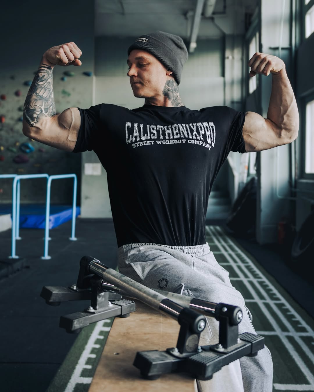 The Ultimate Guide to Progressive Overload in Calisthenics